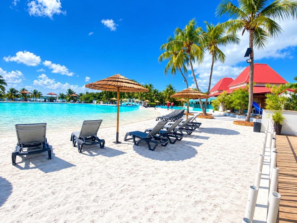 Le Tropical Apartment hotel in Sainte-Anne