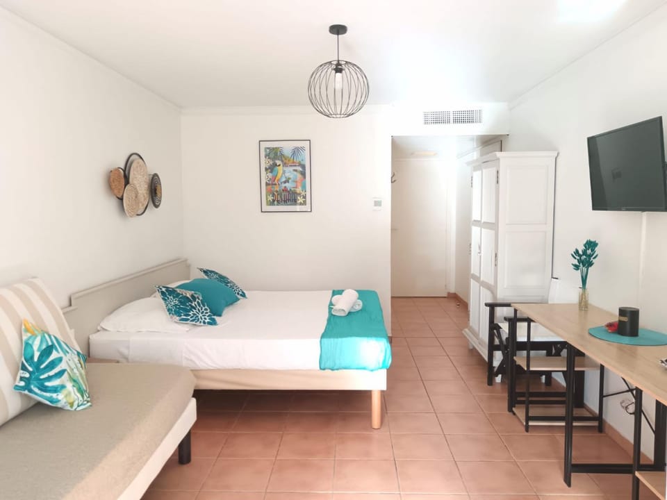Le Tropical Apartment hotel in Sainte-Anne
