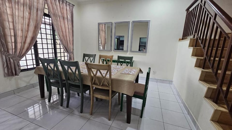 The Tropics Homestay 2 House in Putrajaya