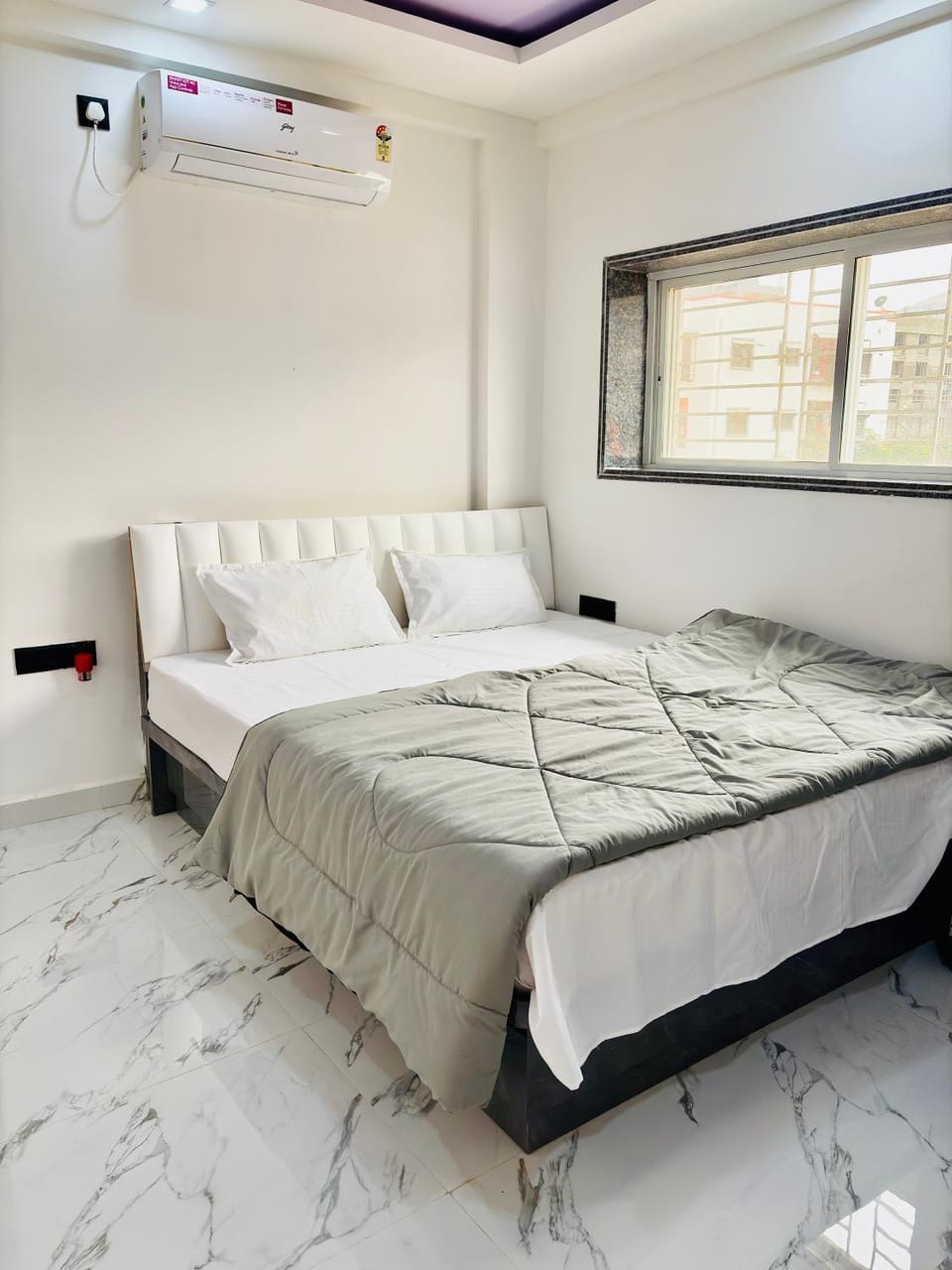Bedroom, air conditioner