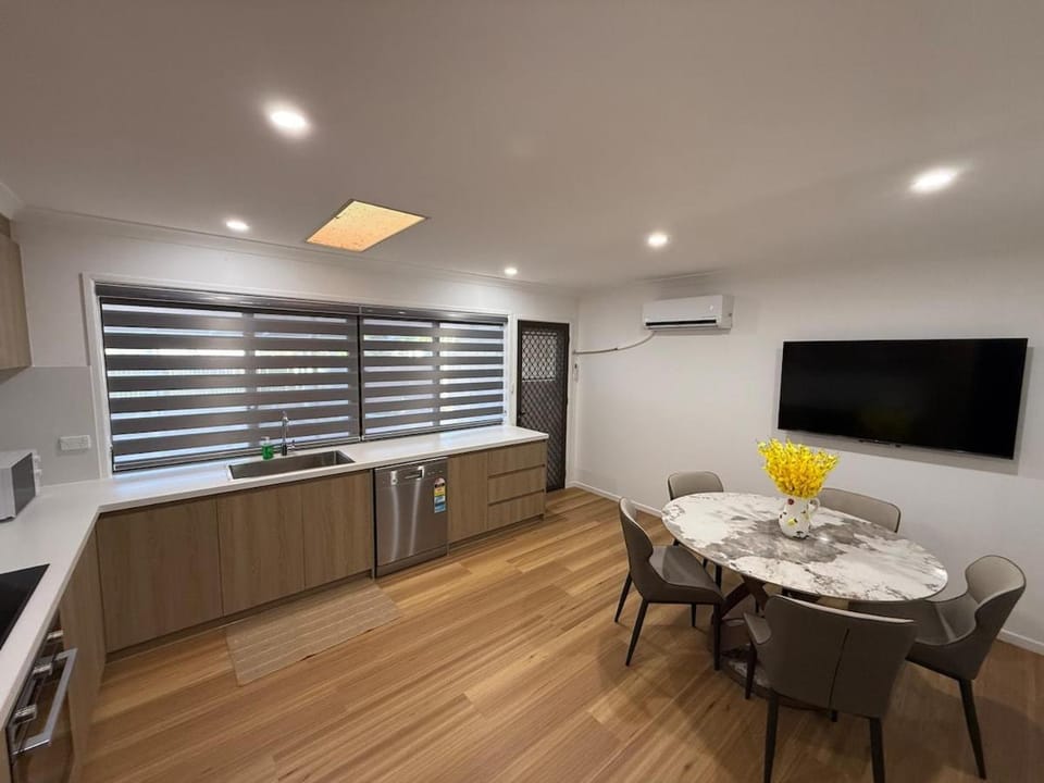 Pet friendly & Sunnybank Luxury House Villa in Brisbane