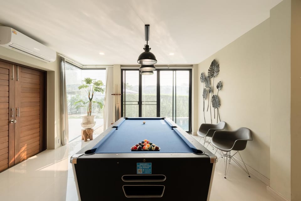 Billiard, Living room