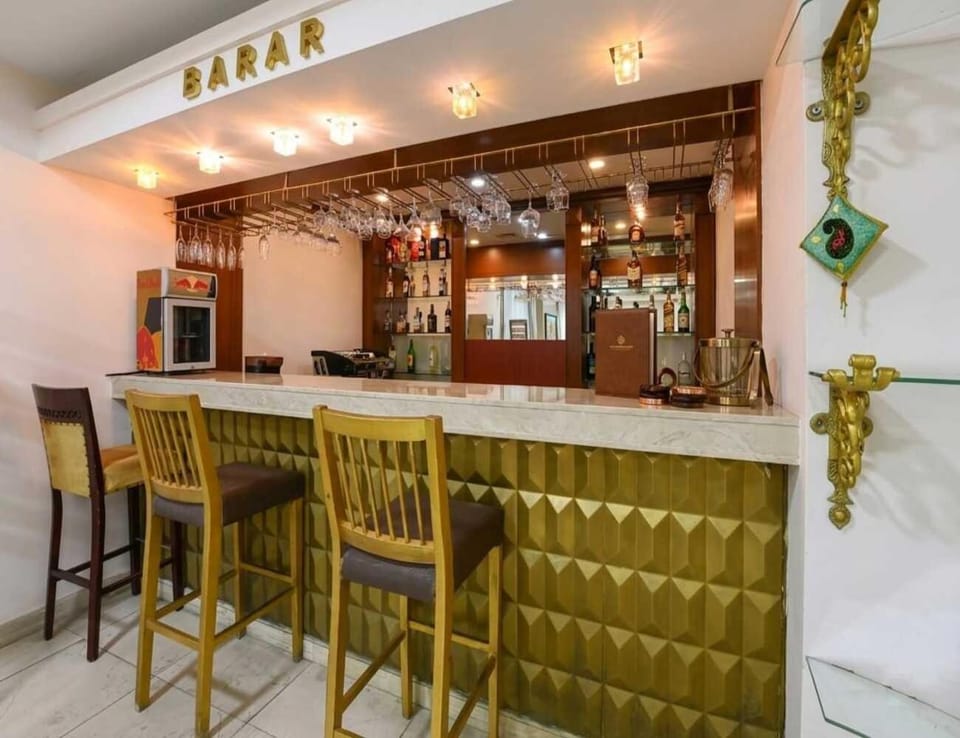 Lounge or bar, Seating area, Drinks