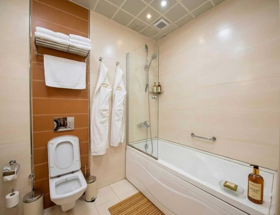 Shower, Toilet, Bathroom