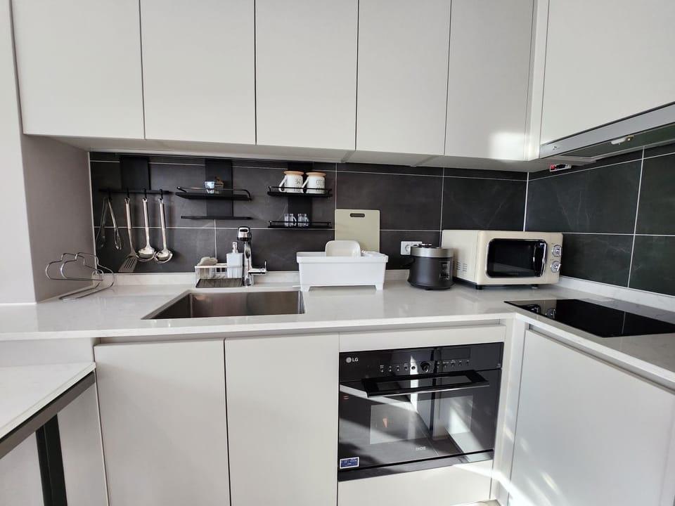 광안비치스테이&Spa Apartment in Busan