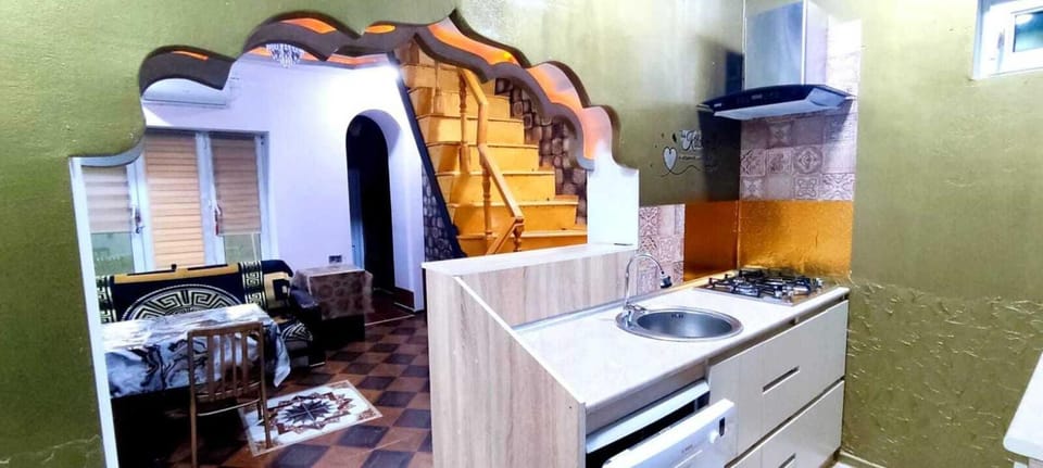 Kitchen or kitchenette, dishwasher