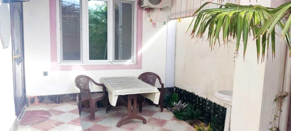 Patio, Dining area