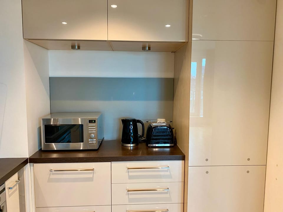 Coffee/tea facilities, Kitchen or kitchenette, microwave, toaster