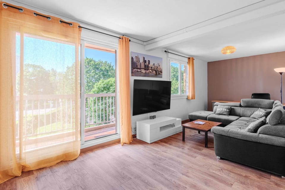 Appartement " Côté Zenith " Terrasse - Clim - Bureau Apartment in Toulouse