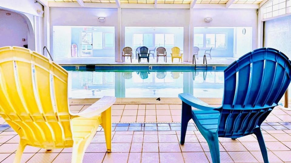 Seating area, Pool view, Swimming pool