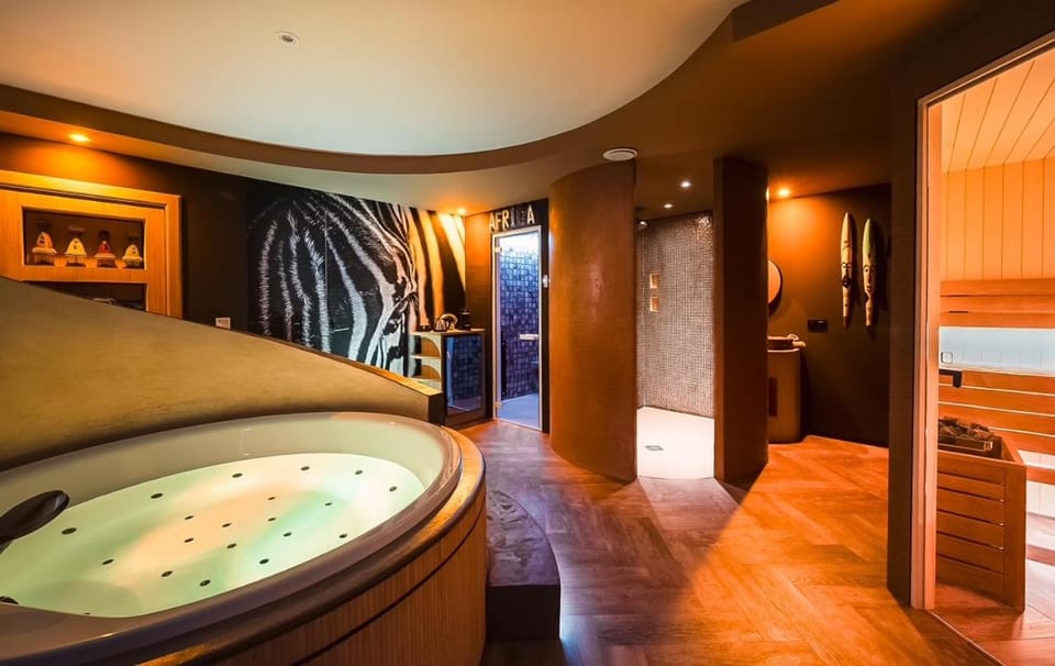 privesauna en luxe wellness Amakhosi Bed and Breakfast in Hamont-Achel