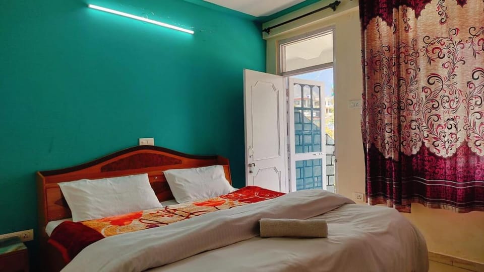 Himalayan Horizon Naddi Vacation rental in Punjab, India