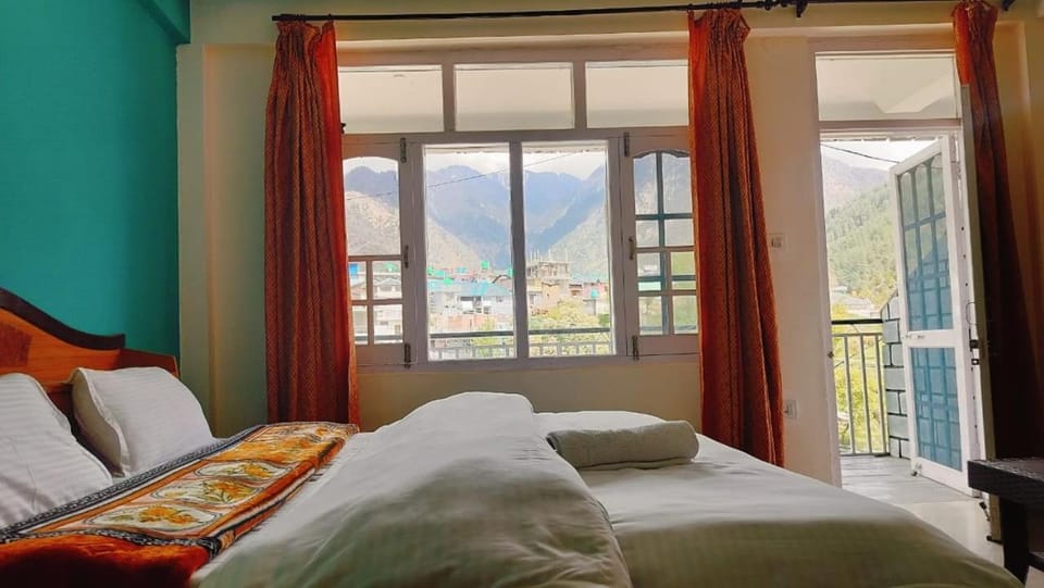 Himalayan Horizon Naddi Vacation rental in Punjab, India