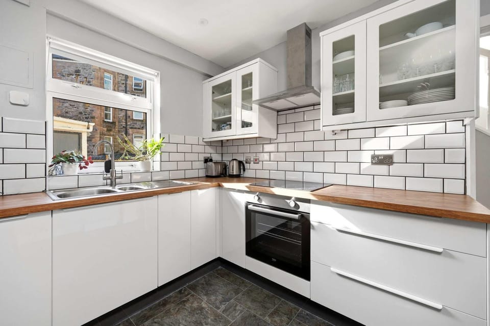 4-Bed Home Central Location & Garden House in Oban
