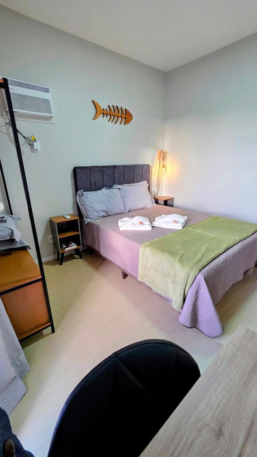 Near Praia do Forte with garage, 600mb Wi-Fi, and split air conditioning Apartment in Cabo Frio