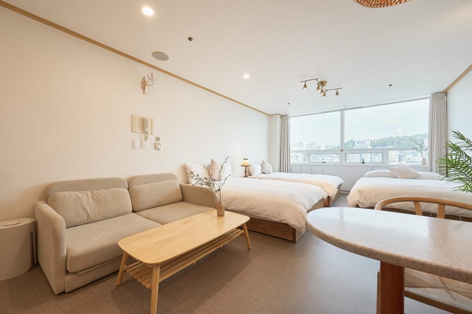 i10 Hongdea fantastic view good location Apartment in Seoul
