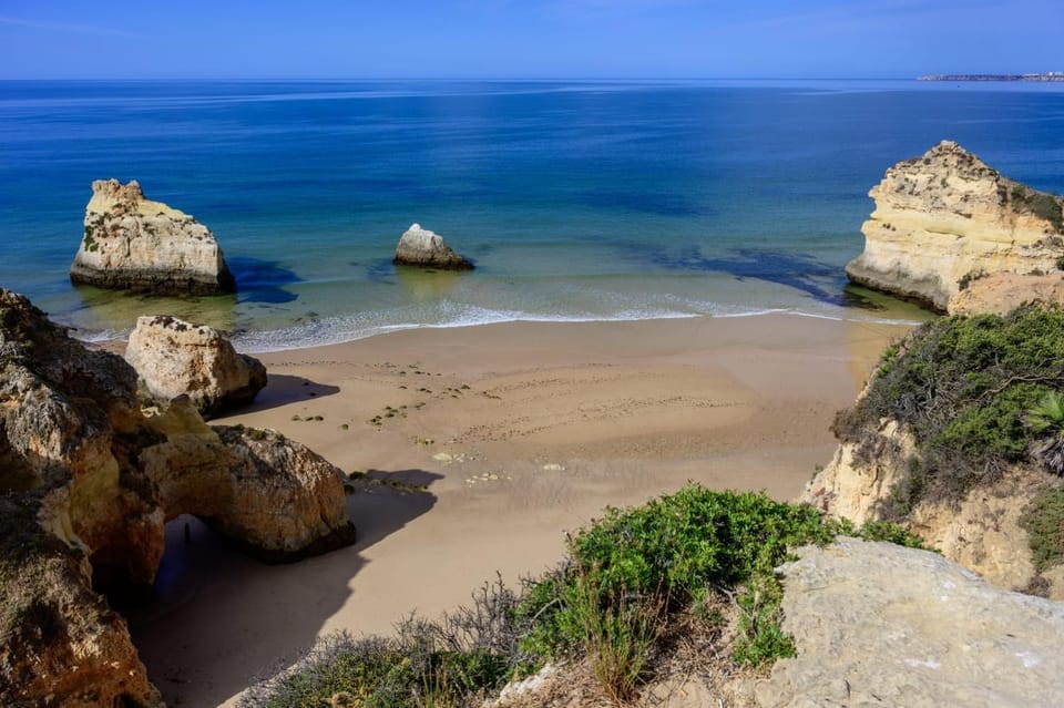Alvor Sea Front Studio - Walk to Bech - Self Check in Apartment in Alvor