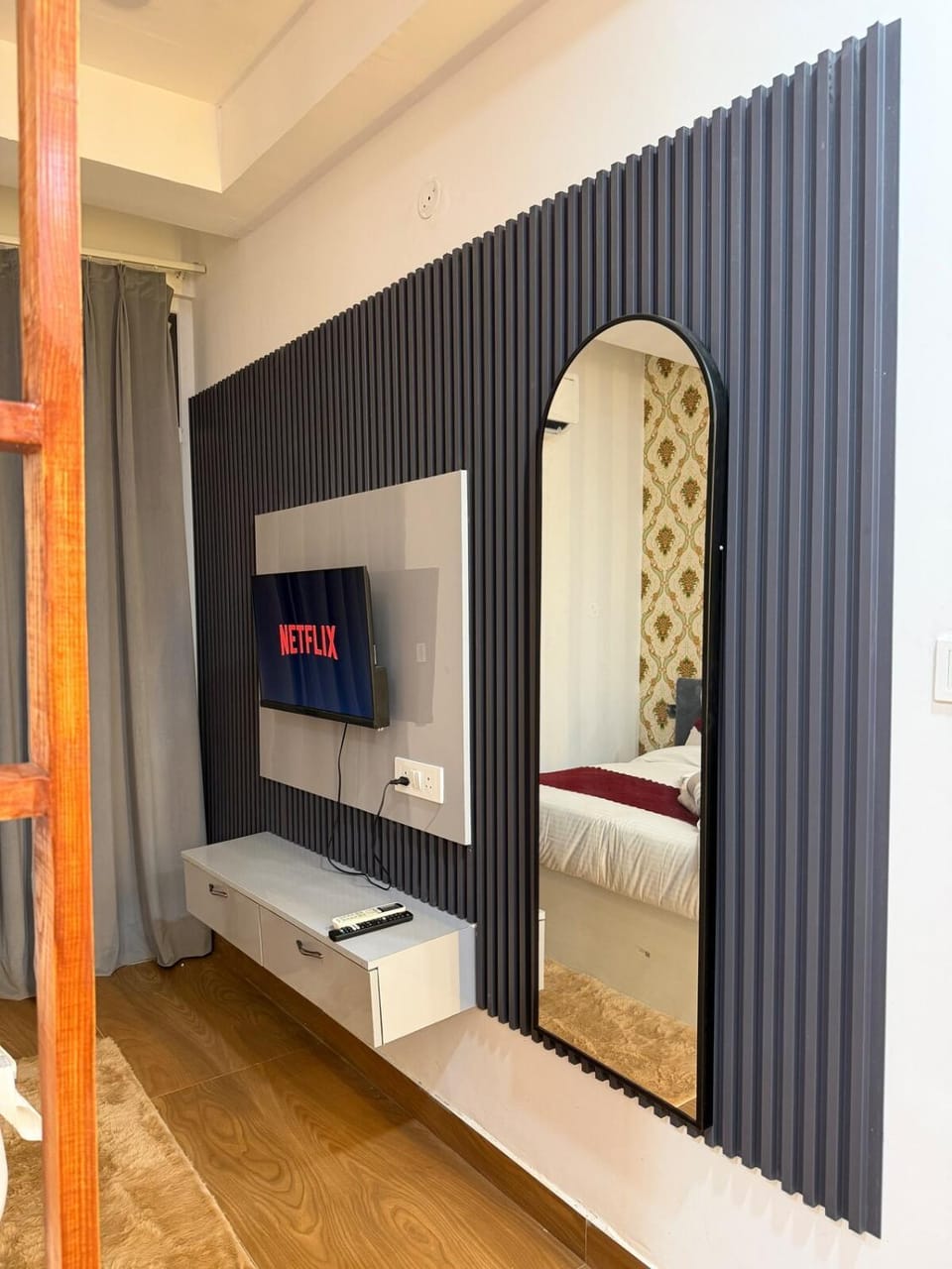 1 BHK Studio apartment Noida Extension by Lussostayz Apartment in Noida