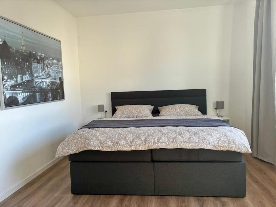 Bed, Bedroom, cot