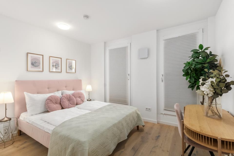 Stylish Retreat with AC - 15 min to City Center Apartment in Vienna
