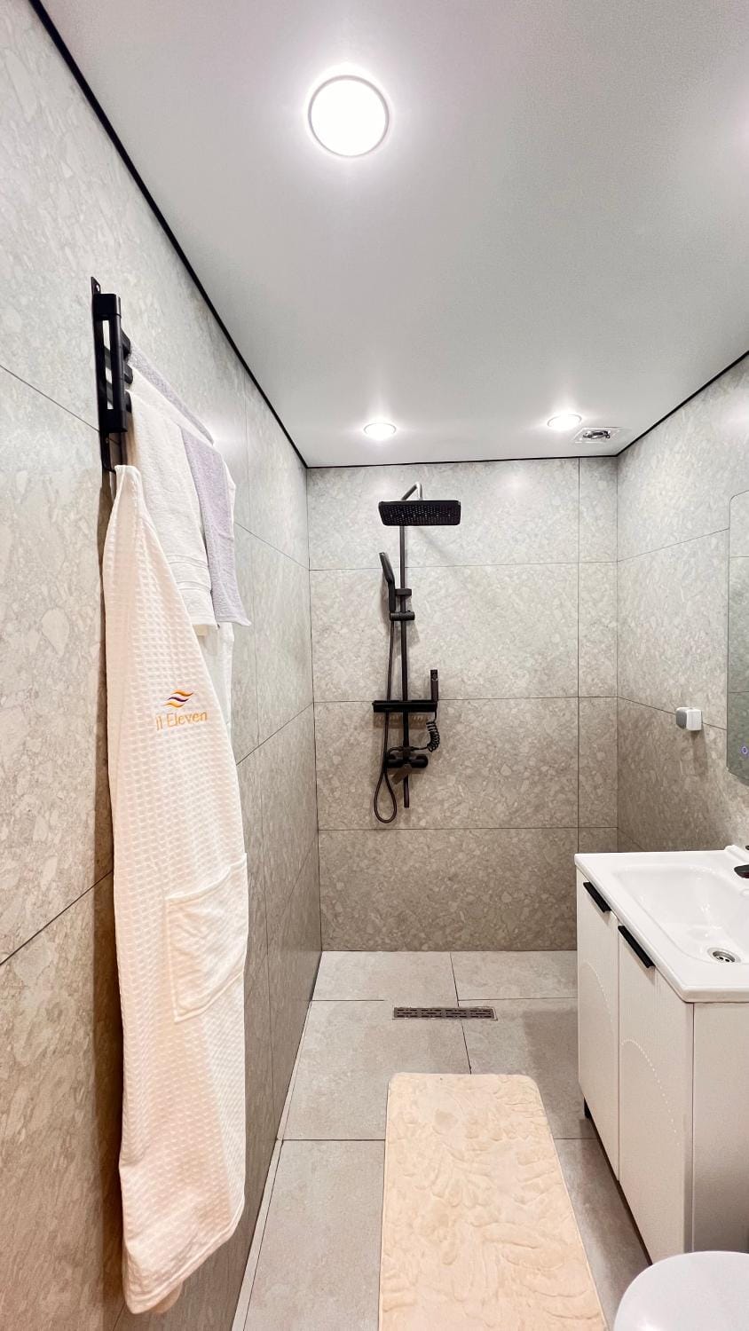 Лофт отель 11eleven Hotel in Kazakhstan
