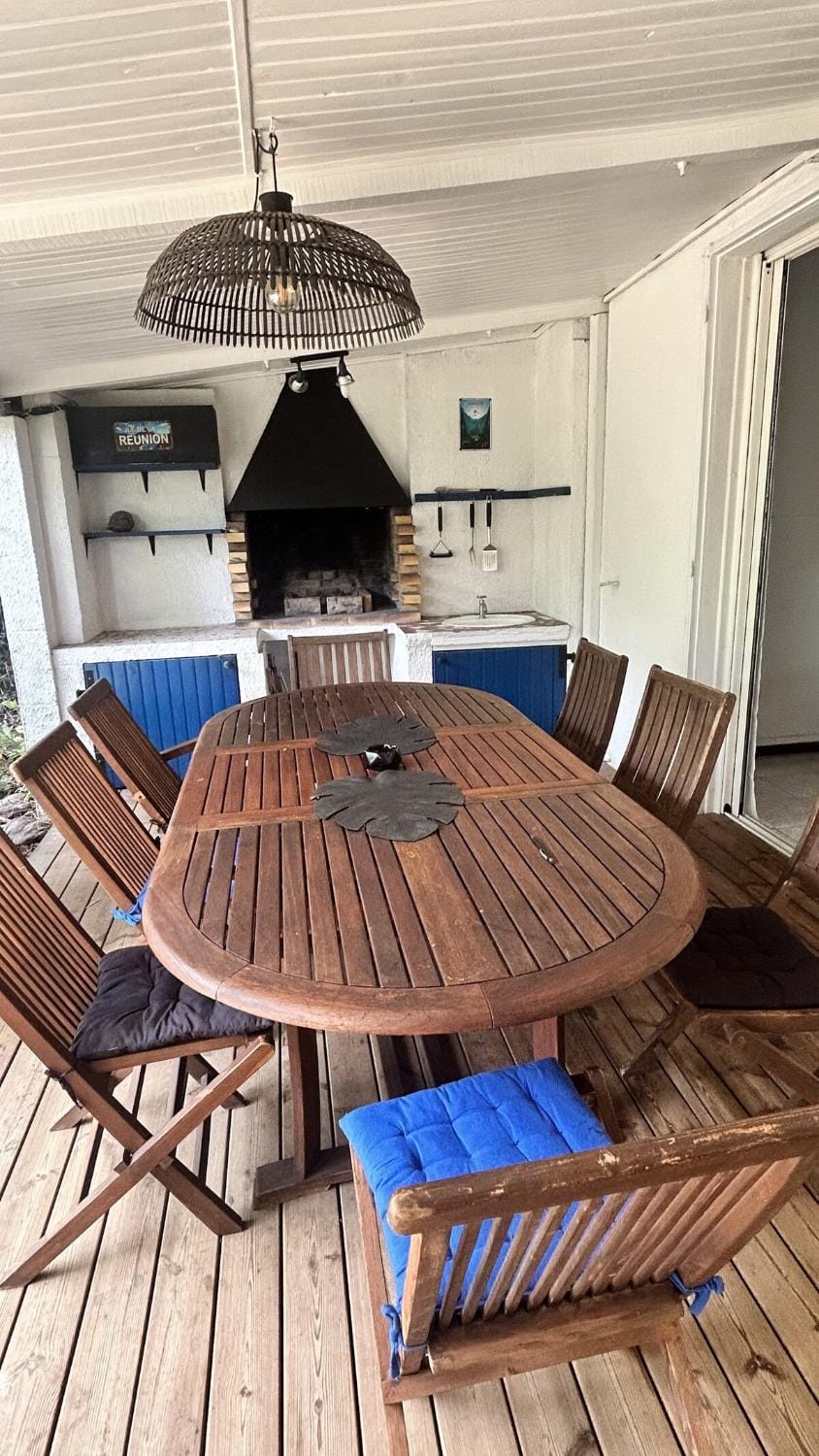 Patio, BBQ facilities, Dining area, Meals