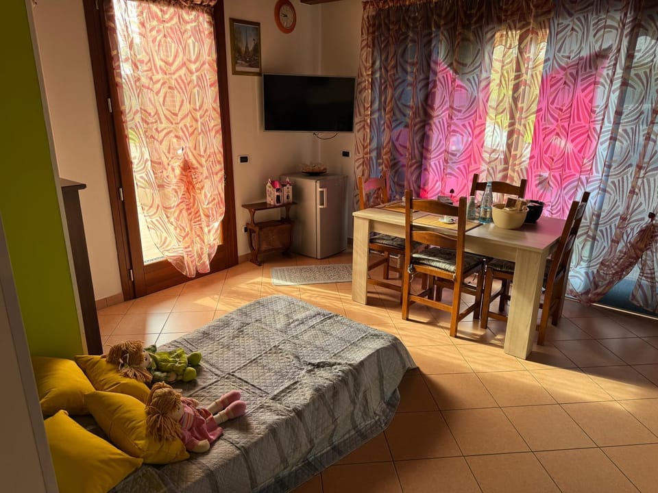 Communal lounge/ TV room