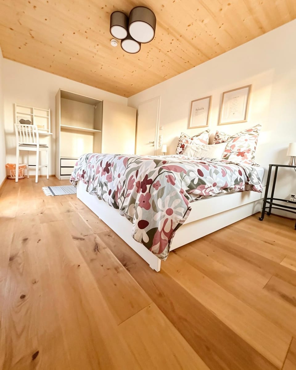 Bedroom, children, Family, flat iron, wardrobe