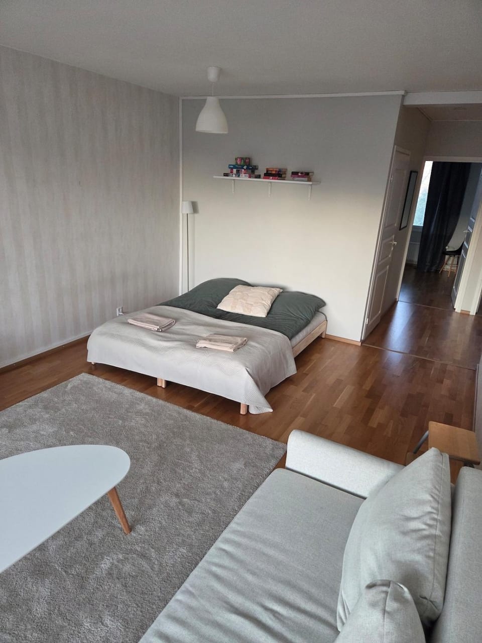 Bed, Living room