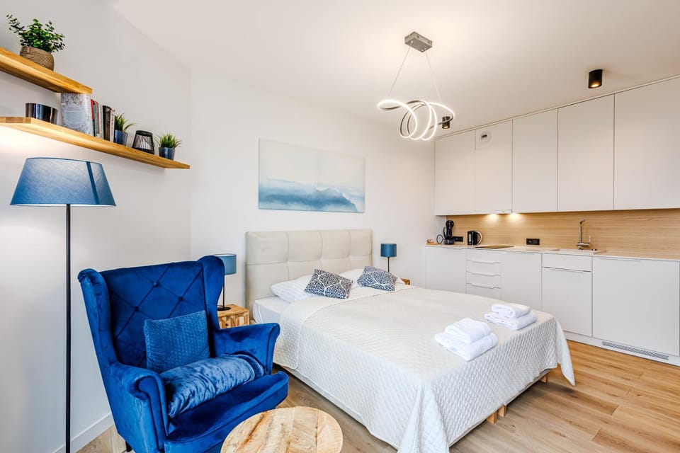 Bed, Kitchen or kitchenette