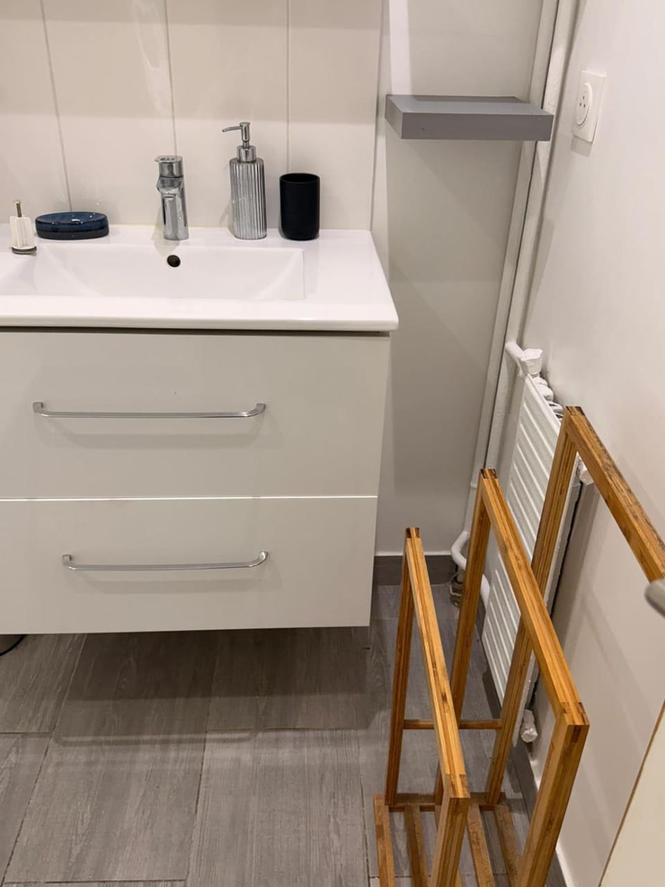 T4 3 Chambres Ideal pour familles et groupes Face du Stade de France Canal et toutes commodités Apartment in Aubervilliers