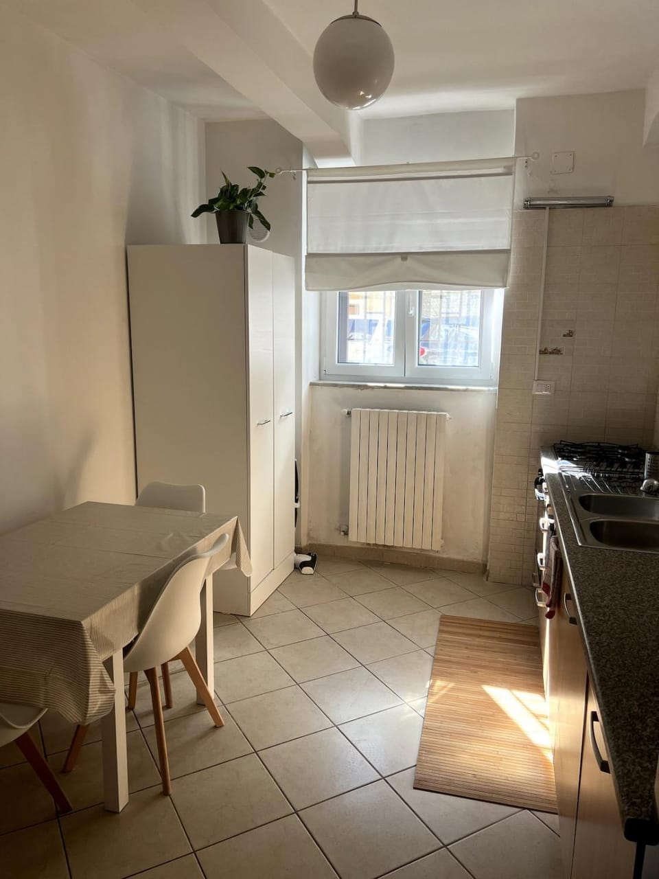 Kitchen or kitchenette, Dining area, dishwasher, internet