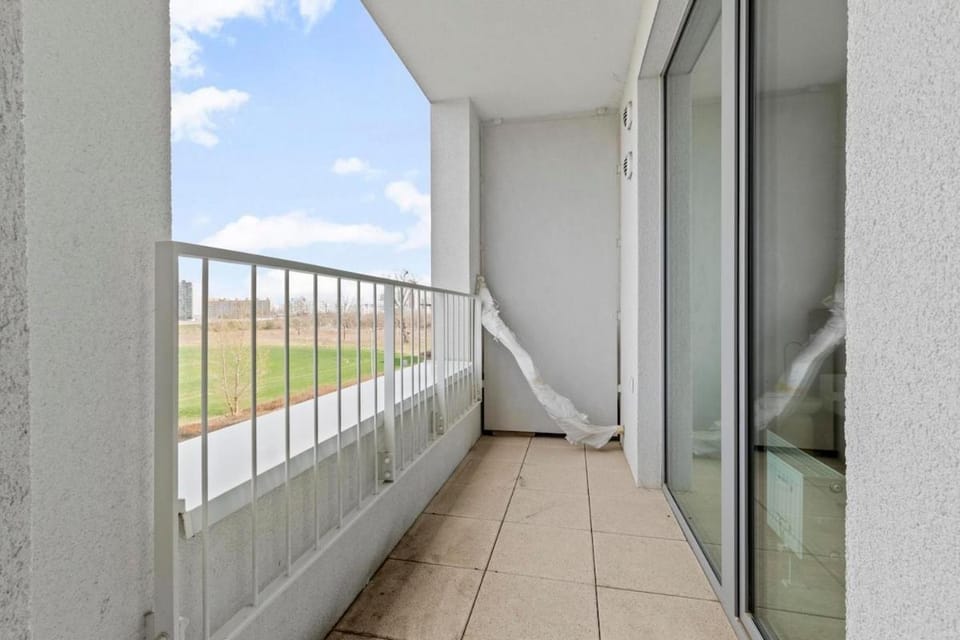 Slnečnice 1-Bedroom Apartment on Floor 3 with Parking by Skyviews Apartment in Bratislava