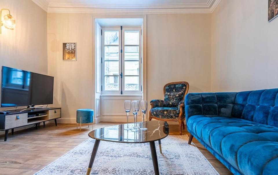 Medieval heart, renovated with large rooms Apartment in Vannes