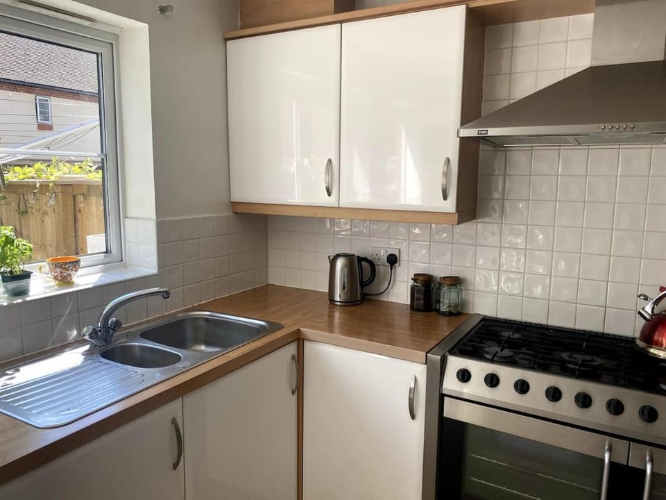 Coffee/tea facilities, Kitchen or kitchenette, Kitchen or kitchenette, stove, toaster