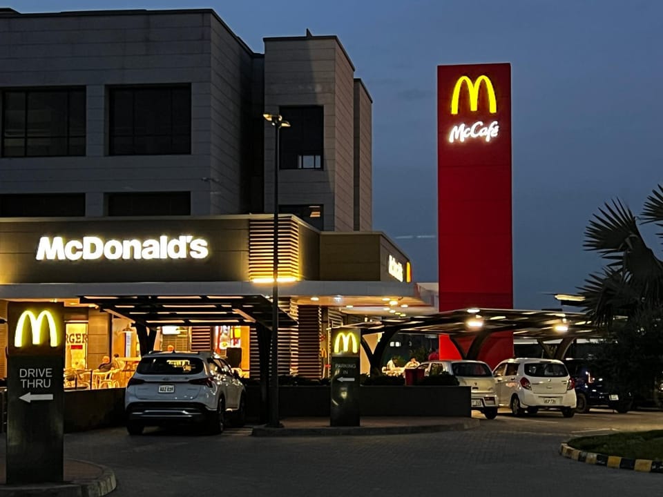 Restaurant/places to eat, Night