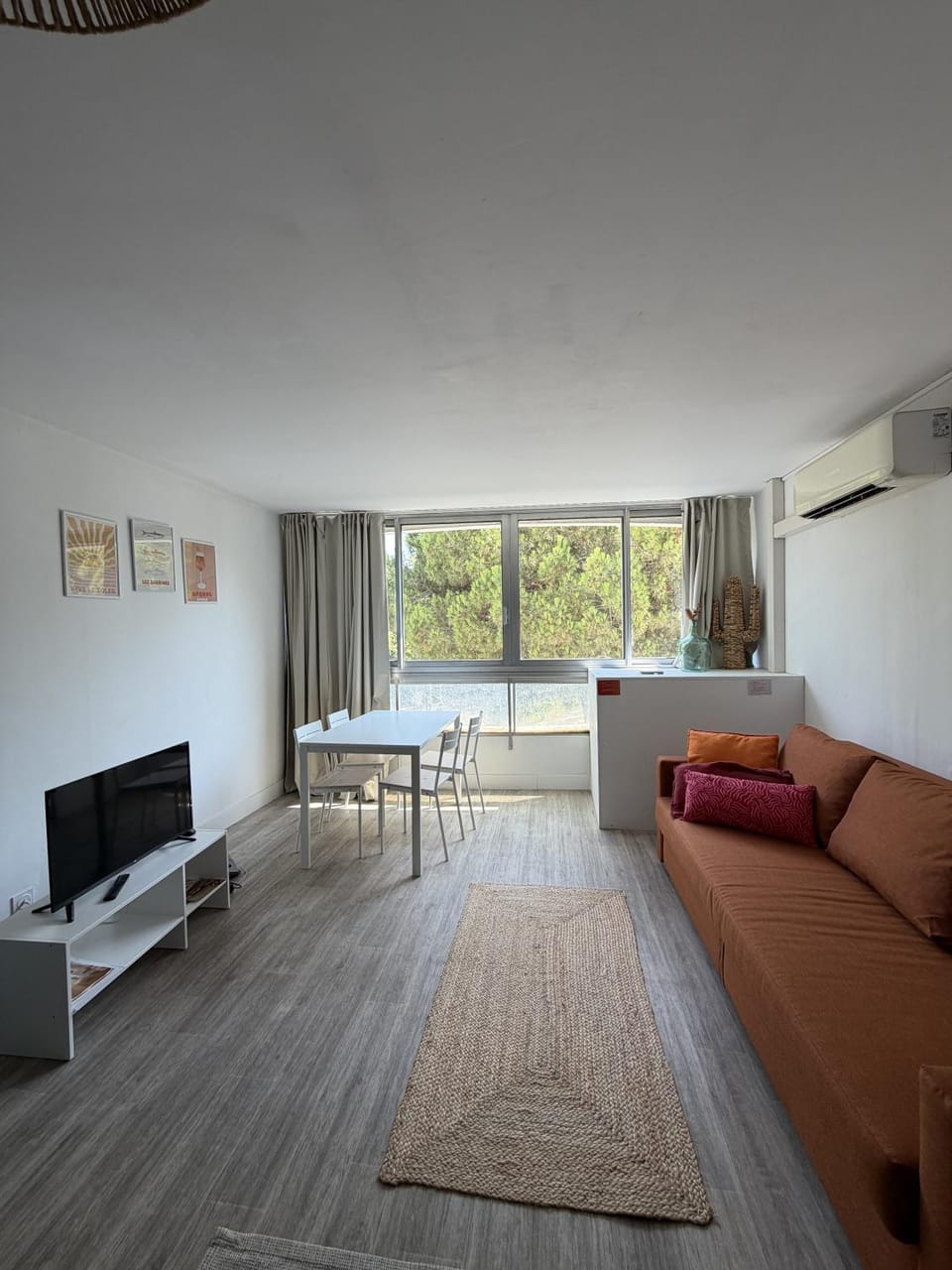 Communal lounge/ TV room, Living room, Seating area