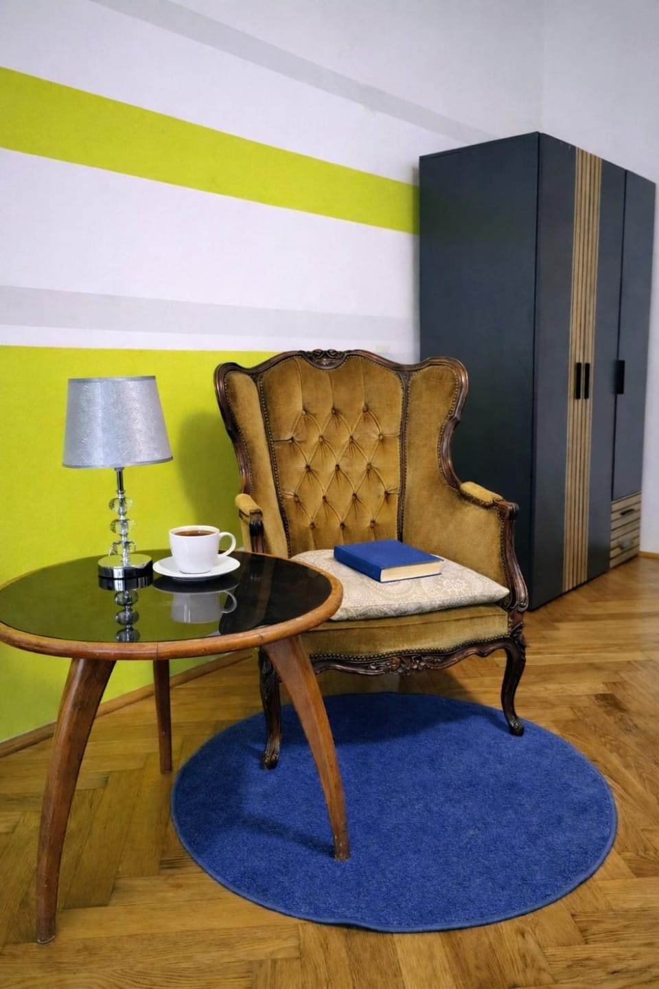Library, Living room