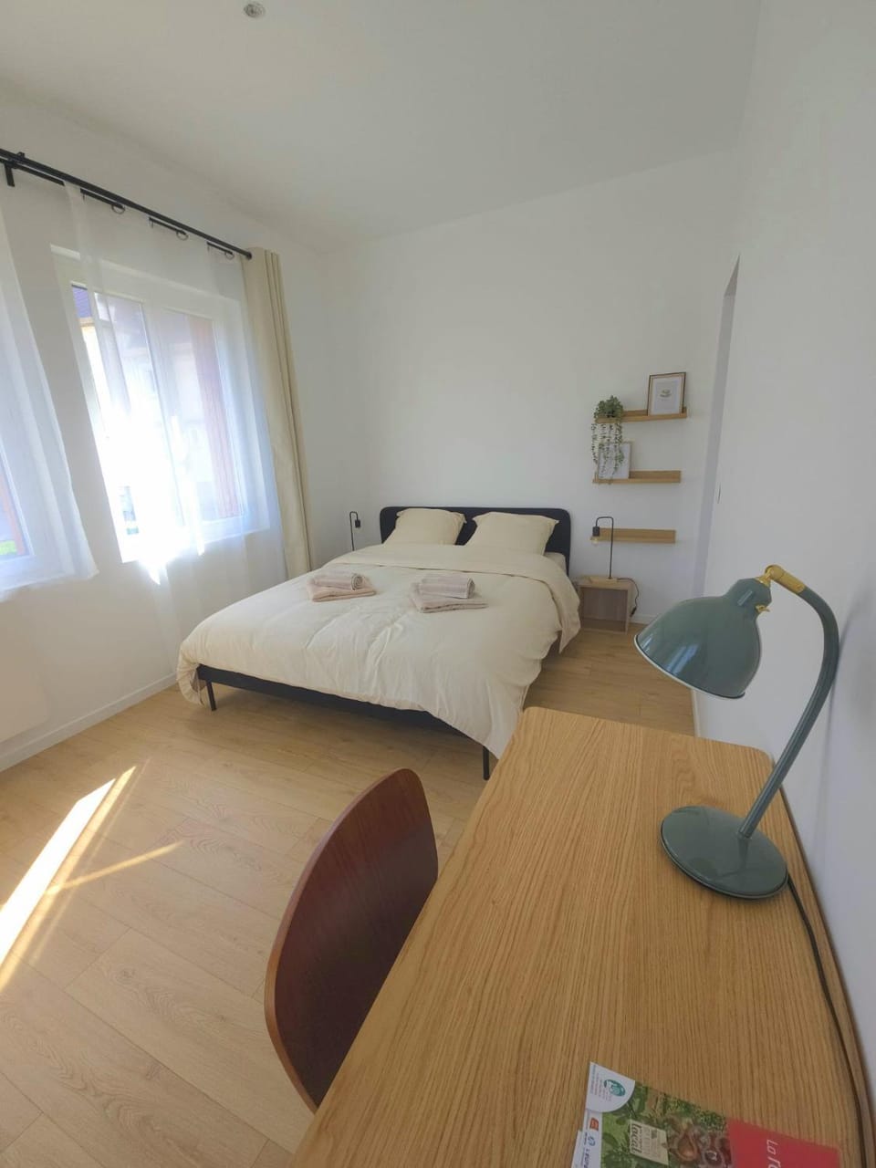 Bed, Photo of the whole room, Bedroom, Garden view