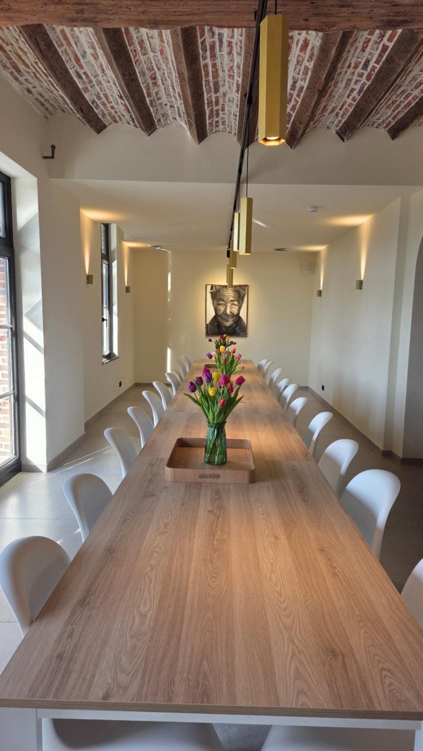 Restaurant/places to eat, Dining area