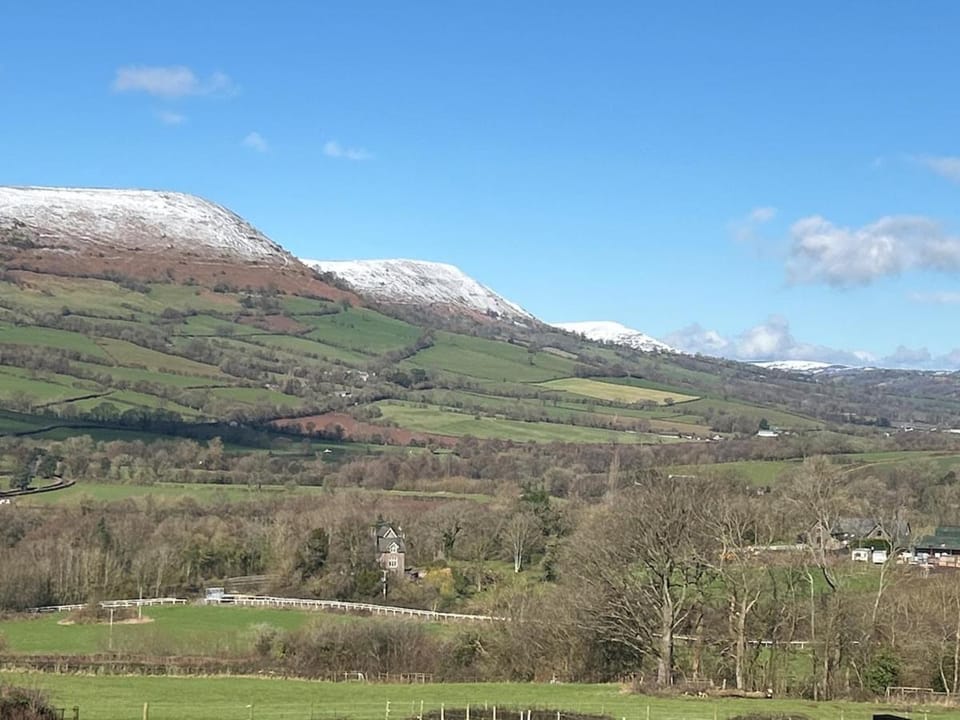 Hatterall View Glamping Pod Apartment in Crucorney