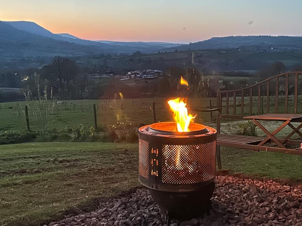 Hatterall View Glamping Pod Apartment in Crucorney