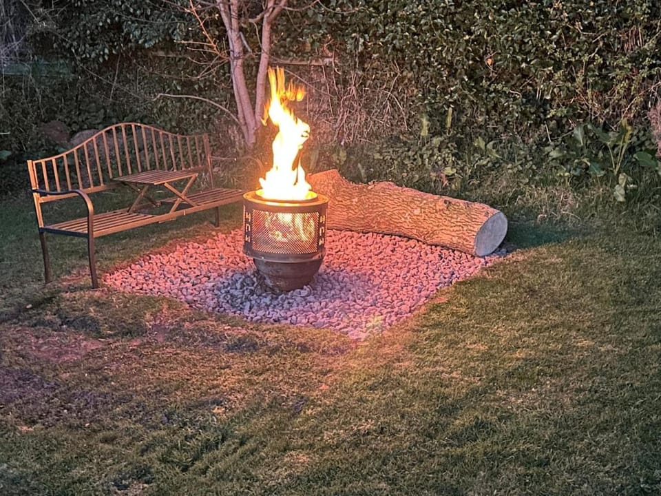Hatterall View Glamping Pod Apartment in Crucorney