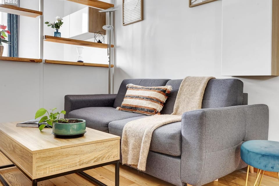 Living room, Seating area