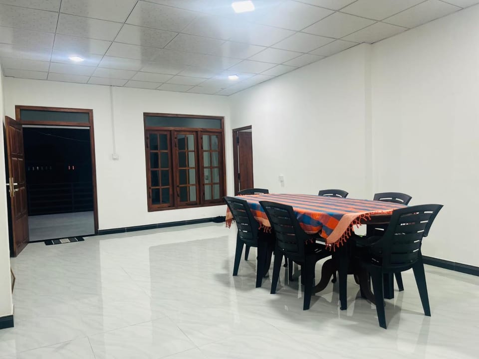 Aradhana Holiday Home Anuradhapura Bed and Breakfast in Sri Lanka