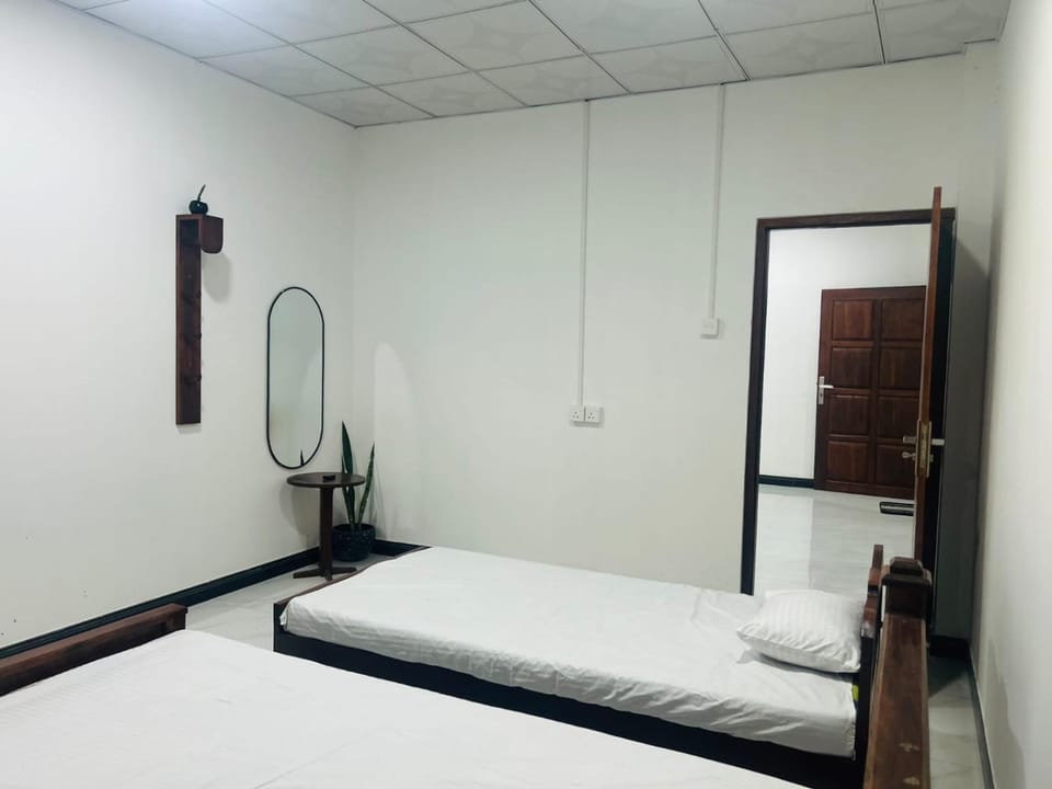 Aradhana Holiday Home Anuradhapura Bed and Breakfast in Sri Lanka