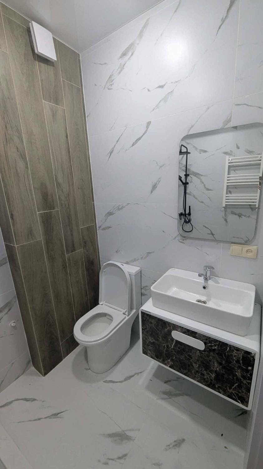 Shower, Toilet, Bathroom, towels