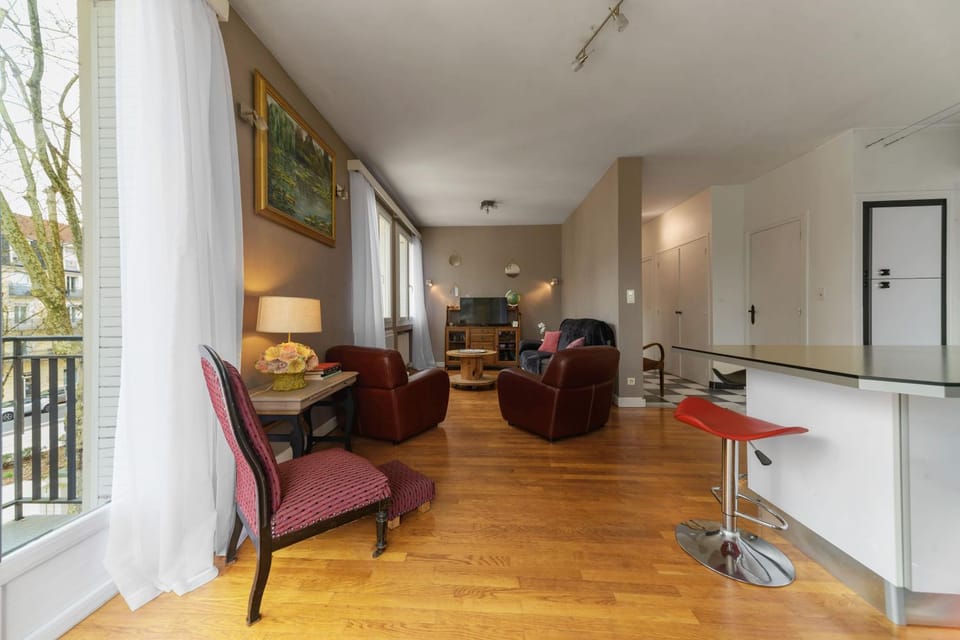 TV and multimedia, Living room, Dining area