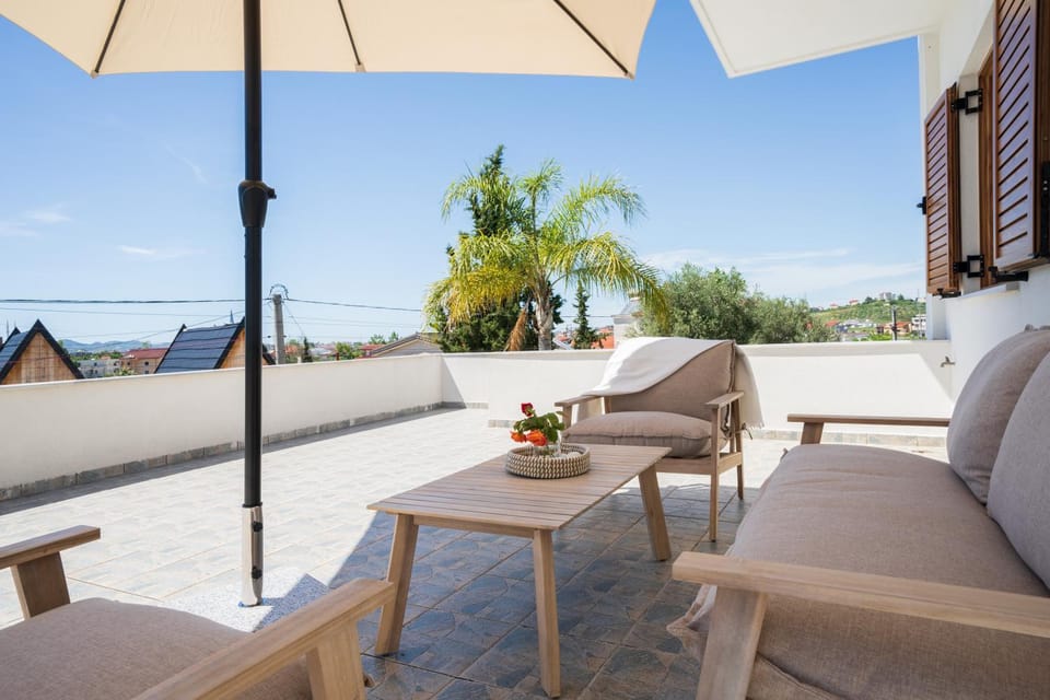 Day, Balcony/Terrace, sunbed