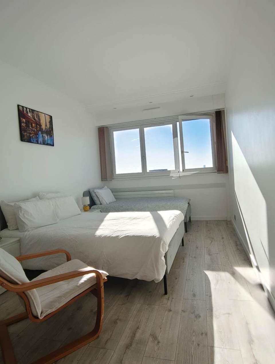 2 bedrooms, La Défense, Eiffel Tower View, Parking, 1Omin walk to metro Apartment in Puteaux